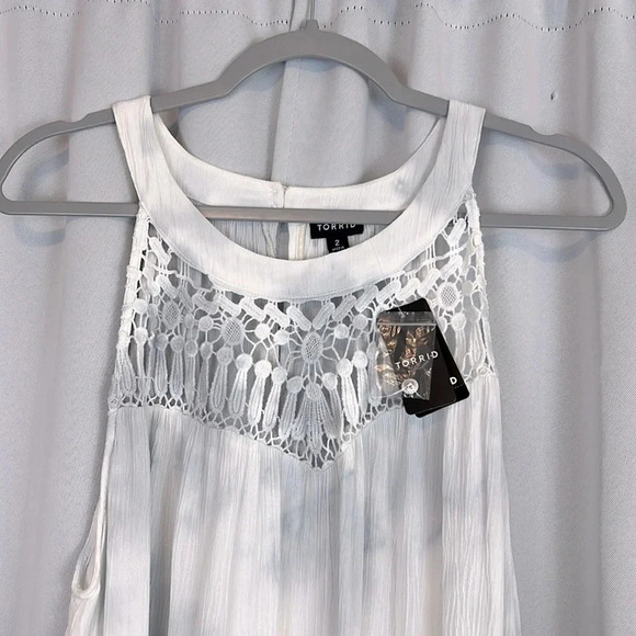 Torrid Ivory Wash Crinkle Gauze Halter Tank Top Size 2 NWT - Picture 5 of 8